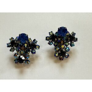 Kramer Earrings Blue Rhinestones Flower Shaped Iridescent Art‎ Glass VTG